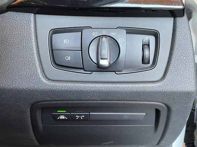 ＢＭＷ ３２０ｄ Mスポーツ 愛知県 2015(平27)年 9.2万km アルピンホワイトⅢ インテリジェントセーフティ　/ＡＣＣ　/ＬＫＡ　/フットトランクオープナー　/ナビ　/Ｂｌｕｅｔｏｏｔｈ　/ＤＶＤ　/バックカメラ　/オートライト　/コンフォートアクセス　/パワーシート　/ＥＴＣ　/コーナーセンサー/純正18インチAW/取扱説明書/保証書/スペアキー