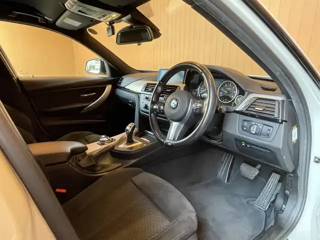 ＢＭＷ ３２０ｄ Mスポーツ 愛知県 2015(平27)年 9.2万km アルピンホワイトⅢ インテリジェントセーフティ　/ＡＣＣ　/ＬＫＡ　/フットトランクオープナー　/ナビ　/Ｂｌｕｅｔｏｏｔｈ　/ＤＶＤ　/バックカメラ　/オートライト　/コンフォートアクセス　/パワーシート　/ＥＴＣ　/コーナーセンサー/純正18インチAW/取扱説明書/保証書/スペアキー