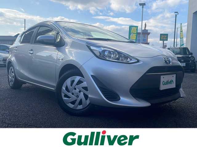 トヨタ アクア S 山形県 2017(平29)年 5.2万km シルバーM ・ワンオーナー/・ナビ/ワンセグ/CD/AMFM/・ビルトインETC/・横滑り防止装置/・ステアリングスイッチ/・純正マット/・社外AW＋ノーマルタイヤ車載/・スペアキー1本/・保証書/・取扱説明書