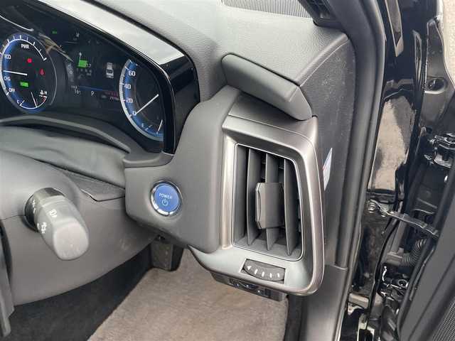 トヨタ クラウン ハイブリッド RS アドバンス 大分県 2021(令3)年 3万km ブラック ワンオーナー/サンルーフ/ブラックレザーシート/メーカーナビ 【フルセグ/DVD/BTオーディオ】/全方位カメラ/純正18インチアルミホイール/プリクラッシュセーフティ/レーンアシスト/ブラインドスポットモニター/リヤクロストラフィックアラート/ヘッドアップディスプレイ/ロードサインアシスト/パーキングサポート/デジタルインナーミラー/前後クリアランスソナー/電動パーキングブレーキ/ビルトインETC2.0/前席パワーシート/前席シートヒーター/前席エアーシート/トランクイージークローザー/後席充電用USBソケット×2/LEDヘッドライト/LEDフォグランプ/オートマチックハイビーム/オートライト/レザーステアリング/ハンドルヒーター/電動チルトステアリング/ステアリングリモコン/パドルシフト/オートワイパー/ミラーヒーター/横滑り防止装置/エンジンプッシュスタート/ドアバイザー/フロアマット/オートリトラミラー/サイド＆カーテン＆Wエアバッグ/ABS/スマートキー×2/カードキー/保証書/車両取説/ナビ取説