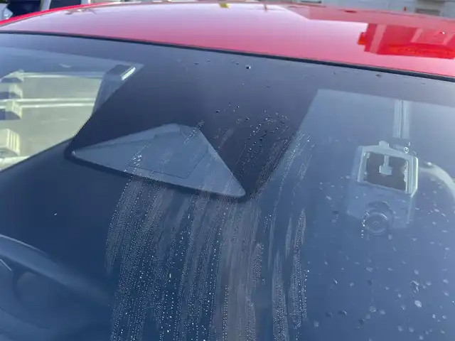 ホンダ フィット e:HEVホーム ブラックスタイル 群馬県 2024(令6)年 0.9万km プレミアムクリスタルレッドM ワンオーナー/純正ディスプレイオーディオ/バックカメラ/ホンダセンシング/ＬＥＤヘッドライト/純正ドライブレコーダー前後カメラ/ステアリングリモコン/スマートキー/保証書/取説/スペアキーｘ１