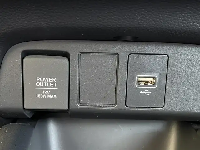 ホンダ フィット e:HEVホーム ブラックスタイル 群馬県 2024(令6)年 0.9万km プレミアムクリスタルレッドM ワンオーナー/純正ディスプレイオーディオ/バックカメラ/ホンダセンシング/ＬＥＤヘッドライト/純正ドライブレコーダー前後カメラ/ステアリングリモコン/スマートキー/保証書/取説/スペアキーｘ１