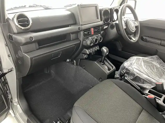 スズキ ジムニー XC 福島県 2025(令7)年 0.1千km ミディアムグレー スズキセーフティサポート/・デュアルカメラブレーキサポート/・誤発進抑制機能（前方・後方）/・後退時ブレーキサポート/・車線逸脱警報機能/・車線逸脱抑制機能/・ふらつき警報機能/・標識認識機能/・フロントガラス投影式ヘッドアップディスプレイ/・先行車発進お知らせ機能/・ハイビームアシスト/・アダプティブクルーズコントロール（全車速追従機能付き）/４WD/前席シートヒーター/LEDヘッドライト/・フォグランプ/・オートライト/ステアリングスイッチ/電動格納ミラー/・ウィンカーミラー/スマートキー/・プッシュスタート