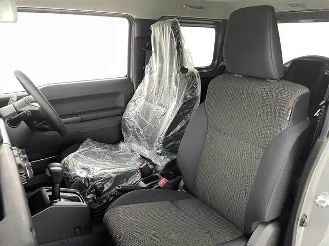 スズキ ジムニー XC 福島県 2025(令7)年 0.1千km ミディアムグレー スズキセーフティサポート/・デュアルカメラブレーキサポート/・誤発進抑制機能（前方・後方）/・後退時ブレーキサポート/・車線逸脱警報機能/・車線逸脱抑制機能/・ふらつき警報機能/・標識認識機能/・フロントガラス投影式ヘッドアップディスプレイ/・先行車発進お知らせ機能/・ハイビームアシスト/・アダプティブクルーズコントロール（全車速追従機能付き）/４WD/前席シートヒーター/LEDヘッドライト/・フォグランプ/・オートライト/ステアリングスイッチ/電動格納ミラー/・ウィンカーミラー/スマートキー/・プッシュスタート