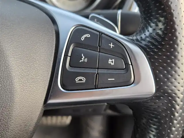 メルセデス・ベンツ ＣＬＳ２２０ｄ 鹿児島県 2016(平28)年 7.6万km オブシディアンブラック アダプティブクルーズコントロール　/全席シートヒーター　/Ｄ＋Ｎ席パワーシート　/ＥＴＣ　/純正ＨＤＤナビ　/Ｂｌｕｅｔｏｏｔｈオーディオ　/ディーゼルターボ　/前後コーナーセンサー　/ＬＥＤヘッドライト/横滑り防止装置/レーンキープアシスト/エアバッグ(W＋サイド)/カーテンエアバッグ/プッシュスタート/スマートキー/MTモード付きAT/パドルシフト