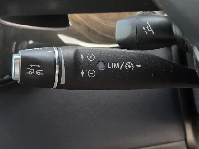 メルセデス・ベンツ ＣＬＳ２２０ｄ 鹿児島県 2016(平28)年 7.6万km オブシディアンブラック アダプティブクルーズコントロール　/全席シートヒーター　/Ｄ＋Ｎ席パワーシート　/ＥＴＣ　/純正ＨＤＤナビ　/Ｂｌｕｅｔｏｏｔｈオーディオ　/ディーゼルターボ　/前後コーナーセンサー　/ＬＥＤヘッドライト/横滑り防止装置/レーンキープアシスト/エアバッグ(W＋サイド)/カーテンエアバッグ/プッシュスタート/スマートキー/MTモード付きAT/パドルシフト