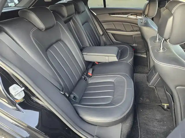 メルセデス・ベンツ ＣＬＳ２２０ｄ 鹿児島県 2016(平28)年 7.6万km オブシディアンブラック アダプティブクルーズコントロール　/全席シートヒーター　/Ｄ＋Ｎ席パワーシート　/ＥＴＣ　/純正ＨＤＤナビ　/Ｂｌｕｅｔｏｏｔｈオーディオ　/ディーゼルターボ　/前後コーナーセンサー　/ＬＥＤヘッドライト/横滑り防止装置/レーンキープアシスト/エアバッグ(W＋サイド)/カーテンエアバッグ/プッシュスタート/スマートキー/MTモード付きAT/パドルシフト