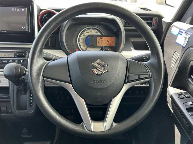 スズキ スペーシア HYBRID X 福岡県 2018(平30)年 2.2万km ピュアホワイトP ・純正7インチナビ（Bluetooth/DVD/CD/AM/FM/USB）/・バックカメラ/・衝突被害軽減システム/・横滑り防止装置/・レーンキープアシスト/・クリアランスソナー/・LEDヘッドライト/・フォグランプ/・両側パワースライドドア/・D席シートヒーター/・電動格納ミラー/・純正ドアバイザー/・純正サンシェード/・ステアリングスイッチ/・エンジンスタートボタン/・スマートキー/・スペアキー/・エンジンスターター/・保証書/・取扱説明書/・記録簿/・ワンオーナー
