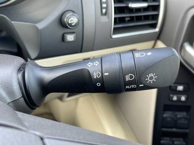 トヨタ ランドクルーザー プラド TX Lパッケージ 兵庫県 2023(令5)年 1.8万km ホワイトパールクリスタルシャイン ワンオーナー/保証書・取説・有/社外メモリーナビ・フルセグ・BT・CD・DVD・FM・AM・HDMI・USB/ETC/バックカメラ/前後ドライブレコーダー/追尾機能付きクルーズコントロール/車線逸脱防止支援システム/衝突被害軽減ブレーキ/コーナーセンサー/シートクーラー/シートヒーター/プッシュスタート/スマートキー×2/純正フロアマット/純正ドアバイザー