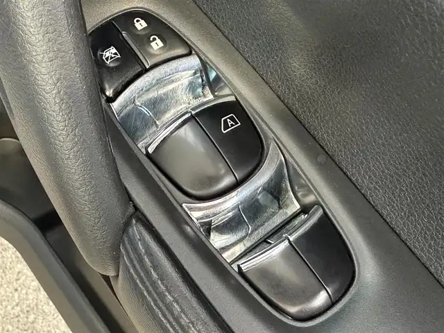 日産 エクストレイル 20X エマージェンシーブレーキ 愛知県 2014(平26)年 7.8万km ダークメタルグレー /禁煙車//NissanConnectナビ//フルセグ/Bluetooth/CD/DVD/MSV/USB/AUX//アラウンドビューモニター//ビルトインETC//純正ドライブレコーダー//カプロンシート//シートヒーター//インテリジェントパーキングアシスト//エマージェンシーブレーキ//車線逸脱警報(LDW)//後側方車両検知警報(BSW)//ふらつき警報//進入禁止標識検知//フロント・リアソナー//コーナリングスタビリティアシスト//アクティブエンジンブレーキ//VDC//純正17インチアルミホイール//LEDオートヘッドライト//バイカラーフォグランプ//ウェルカムライト//クルーズコントロール//アイドリングストップ//プッシュスタート//スペアスマートキー//革巻きステアリング//ステアリングリモコン//チルト＆テレスコピックステアリング//オートリトラクタブルウィンカーミラー//純正フロアマット//純正ドアバイザー//コンフォートフラッシャー//リバース連動ワイパー//シートリフター//保証書//取扱説明書//ナビ取扱説明書//点検整備記録簿H26.27.29.30.R1.3.5