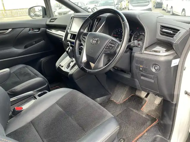 トヨタ アルファード S Aパッケージ タイプブラック 福岡県 2017(平29)年 7.9万km ホワイトパールクリスタルシャイン 純正ナビ/CD/DVD/BT/フルセグ/バックカメラ/両側パワースライドドア/サンルーフ/プリクラッシュセーフティ/ACC/クリアランスソナー/オットマン/パワーバックドア