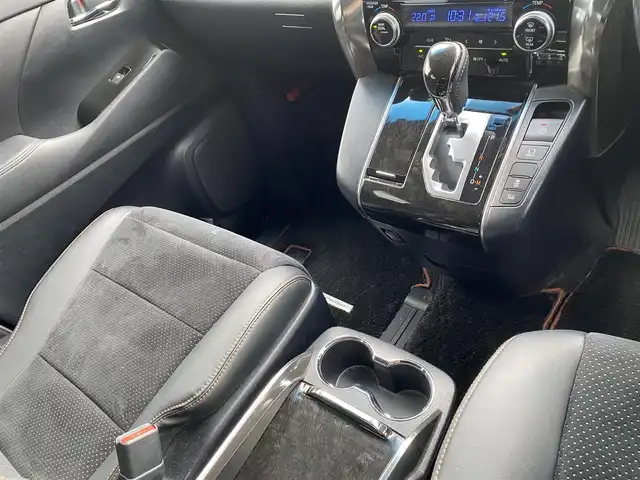 トヨタ アルファード S Aパッケージ タイプブラック 福岡県 2017(平29)年 7.9万km ホワイトパールクリスタルシャイン 純正ナビ/CD/DVD/BT/フルセグ/バックカメラ/両側パワースライドドア/サンルーフ/プリクラッシュセーフティ/ACC/クリアランスソナー/オットマン/パワーバックドア