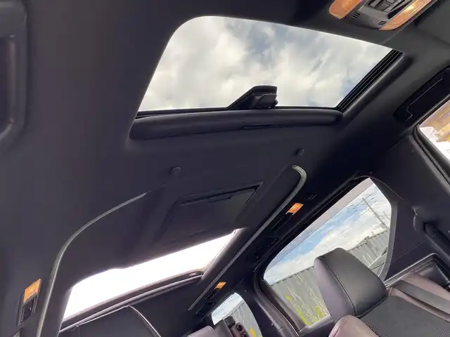 トヨタ アルファード S Aパッケージ タイプブラック 福岡県 2017(平29)年 7.9万km ホワイトパールクリスタルシャイン 純正ナビ/CD/DVD/BT/フルセグ/バックカメラ/両側パワースライドドア/サンルーフ/プリクラッシュセーフティ/ACC/クリアランスソナー/オットマン/パワーバックドア