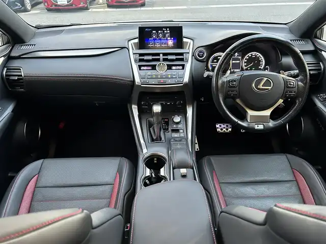 レクサス ＮＸ 300h Fスポーツ 島根県 2017(平29)年 4.8万km ホワイトノーヴァガラスフレーク 登録時走行距離47331km/保証書/取扱説明書/純正メーカーカーナビ/フルセグTV/Bluetooth/横滑り防止装置/クルーズコントロール/レーンキープアシスト/衝突被害軽減ブレーキ/バックカメラ/3眼LEDヘッドライト/オートマチックハイビーム/ステアリングヒーター/ドライブレコーダー/シートヒーター/エアシート/ウィンカーミラー/プッシュスタート/スマートキー/スペアキー/カードキー/ETC2.0/18インチ純正アルミ