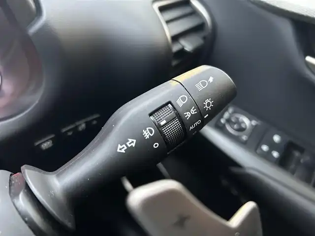 レクサス ＮＸ 300h Fスポーツ 島根県 2017(平29)年 4.8万km ホワイトノーヴァガラスフレーク 登録時走行距離47331km/保証書/取扱説明書/純正メーカーカーナビ/フルセグTV/Bluetooth/横滑り防止装置/クルーズコントロール/レーンキープアシスト/衝突被害軽減ブレーキ/バックカメラ/3眼LEDヘッドライト/オートマチックハイビーム/ステアリングヒーター/ドライブレコーダー/シートヒーター/エアシート/ウィンカーミラー/プッシュスタート/スマートキー/スペアキー/カードキー/ETC2.0/18インチ純正アルミ