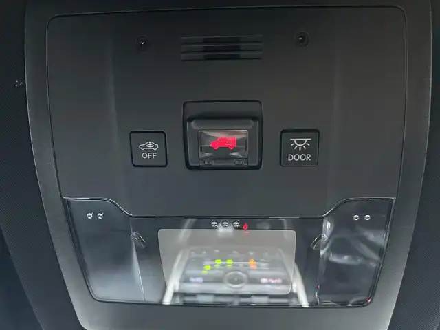 レクサス ＮＸ 300h Fスポーツ 島根県 2017(平29)年 4.8万km ホワイトノーヴァガラスフレーク 登録時走行距離47331km/保証書/取扱説明書/純正メーカーカーナビ/フルセグTV/Bluetooth/横滑り防止装置/クルーズコントロール/レーンキープアシスト/衝突被害軽減ブレーキ/バックカメラ/3眼LEDヘッドライト/オートマチックハイビーム/ステアリングヒーター/ドライブレコーダー/シートヒーター/エアシート/ウィンカーミラー/プッシュスタート/スマートキー/スペアキー/カードキー/ETC2.0/18インチ純正アルミ