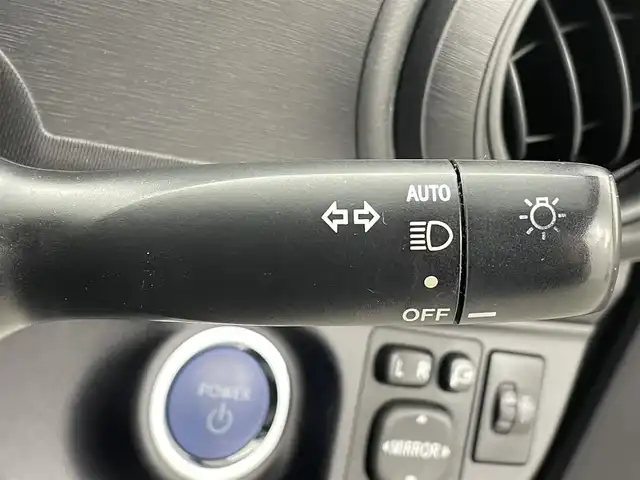 トヨタ アクア S 熊本県 2013(平25)年 8.2万km シルバーM 禁煙車　/純正ナビNSCP-W62（ＢＴ・ワンセグ・ＳＤ・AM・FM）/バックカメラ　/社外前後ドライブレコーダー　/ＥＴＣ　/横滑り防止　/純正フロアマット　/電動格納ミラー　/パワーステアリング　/パワーウインドウ　/オートライト/スマートキー/プッシュスタート