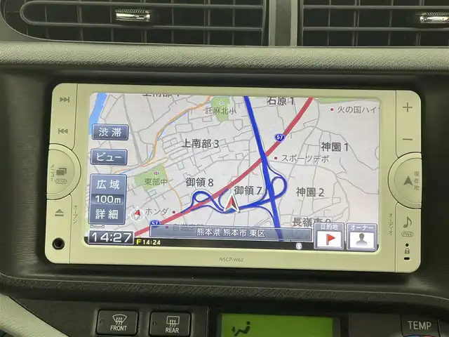 トヨタ アクア S 熊本県 2013(平25)年 8.2万km シルバーM 禁煙車　/純正ナビNSCP-W62（ＢＴ・ワンセグ・ＳＤ・AM・FM）/バックカメラ　/社外前後ドライブレコーダー　/ＥＴＣ　/横滑り防止　/純正フロアマット　/電動格納ミラー　/パワーステアリング　/パワーウインドウ　/オートライト/スマートキー/プッシュスタート