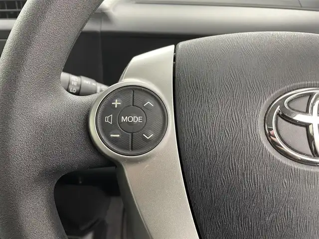 トヨタ アクア S 熊本県 2013(平25)年 8.2万km シルバーM 禁煙車　/純正ナビNSCP-W62（ＢＴ・ワンセグ・ＳＤ・AM・FM）/バックカメラ　/社外前後ドライブレコーダー　/ＥＴＣ　/横滑り防止　/純正フロアマット　/電動格納ミラー　/パワーステアリング　/パワーウインドウ　/オートライト/スマートキー/プッシュスタート