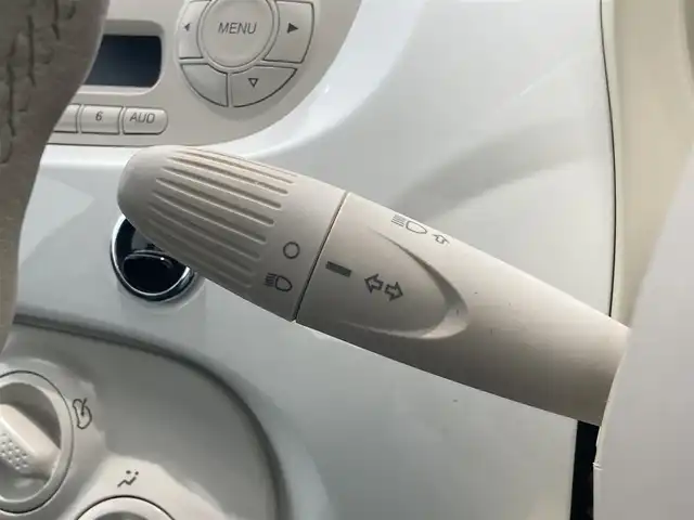 フィアット ５００ 1．2 ポップ 熊本県 2015(平27)年 6.5万km 白 ワンオーナー/純正CDオーディオ/FM/AM/新車時保証書/取扱説明書