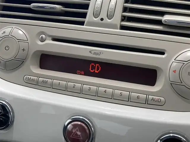 フィアット ５００ 1．2 ポップ 熊本県 2015(平27)年 6.5万km 白 ワンオーナー/純正CDオーディオ/FM/AM/新車時保証書/取扱説明書
