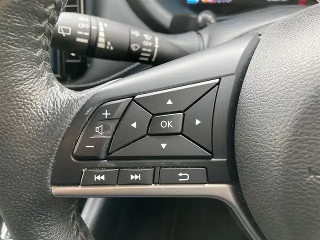 日産 キックス X 千葉県 2021(令3)年 5.2万km ダークブルー 純正9インチナビ/(AM/FM/SD/DVD/BT/TV)/アラウンドビューモニター/プロパイロット/ハーフレザーシート/ナビ連動ドライブレコーダー/ブラインドスポットモニター/衝突被害軽減システム/クルーズコントロール/フォグランプ/オートライト/ウィンカーミラー/電動格納ミラー/純正17インチAW/シートヒーター/シートリフター/ステアリングヒーター/プッシュスタート/スマートキー/フロアマット/スペアキー/取扱説明書/保証書/横滑り防止装置/ETC/LEDヘッドライト