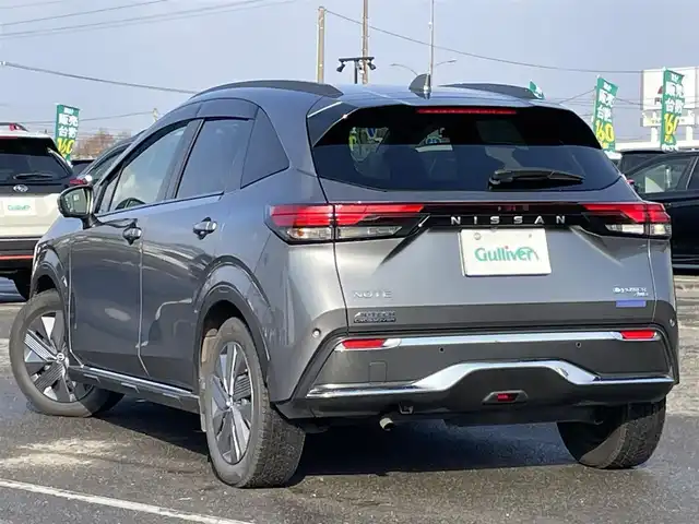 日産 ノート オーテック クロスオーバーFOUR 道央・札幌 2022(令4)年 6万km ダークメタルグレー ４WD/ワンオーナー/純正メーカーナビ/AM/FM/BT/フルセグ/エマージェンシーブレーキ/横滑り防止装置/レーダークルーズコントロール/レーンキープアシスト/クリアランスソナー/パーキングセンサー/アラウンドビューモニター/ビルトインETC2.0/ドライブレコーダー/ハンドル支援/EVMODE/D-MODE/前席シートヒーター/レザーシート/革巻きステアリング/ステアリングリモコン/ハンドルヒーター/置くだけ充電/電動パーキング/オートブレーキホールド/プッシュスタート/スマートキー/LEDヘッドライト/オートライト/フォグランプ/電動格納ミラー/フロアマット/ドアバイザー/スペアキー/純正エンジンスターター/純正AW夏タイヤ積込/195/60/R16/2021年/山5mm