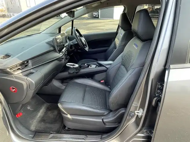 日産 ノート オーテック クロスオーバーFOUR 道央・札幌 2022(令4)年 6万km ダークメタルグレー ４WD/ワンオーナー/純正メーカーナビ/AM/FM/BT/フルセグ/エマージェンシーブレーキ/横滑り防止装置/レーダークルーズコントロール/レーンキープアシスト/クリアランスソナー/パーキングセンサー/アラウンドビューモニター/ビルトインETC2.0/ドライブレコーダー/ハンドル支援/EVMODE/D-MODE/前席シートヒーター/レザーシート/革巻きステアリング/ステアリングリモコン/ハンドルヒーター/置くだけ充電/電動パーキング/オートブレーキホールド/プッシュスタート/スマートキー/LEDヘッドライト/オートライト/フォグランプ/電動格納ミラー/フロアマット/ドアバイザー/スペアキー/純正エンジンスターター/純正AW夏タイヤ積込/195/60/R16/2021年/山5mm