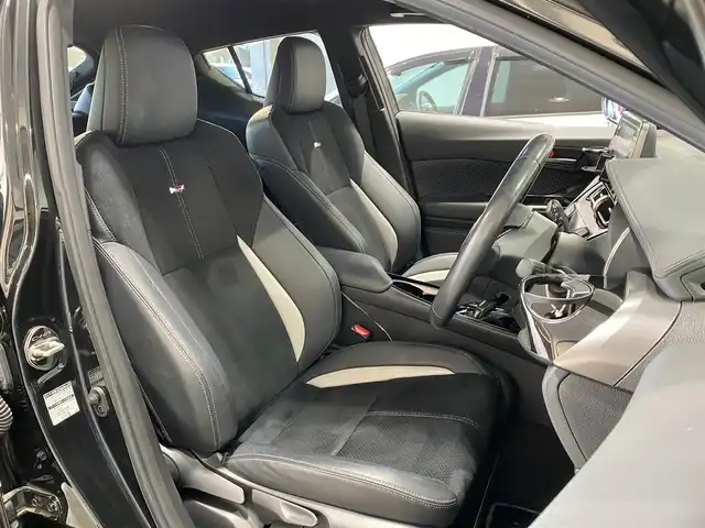 トヨタ Ｃ－ＨＲ S GRスポーツ 岐阜県 2020(令2)年 7.9万km ブラックマイカ 社外エアロ(サイド、リア)/純正8インチディスプレイオーディオ/フルセグTV/Bluetooth/Apple CarPlay/トヨタセーフティセンス/・プリクラッシュセーフティシステム/・レーンディパーチャーアラート/・オートマチックハイビーム/・レーダークルーズコントロール/バックカメラ/ドライブレコーダー(DRV-830)/ハーフレザーシート/オートライト/三眼LEDヘッドライト/ビルトインETC/純正19インチAW/純正フロアマット/スペアキー/スマートキー