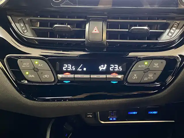 トヨタ Ｃ－ＨＲ S GRスポーツ 岐阜県 2020(令2)年 7.9万km ブラックマイカ 社外エアロ(サイド、リア)/純正8インチディスプレイオーディオ/フルセグTV/Bluetooth/Apple CarPlay/トヨタセーフティセンス/・プリクラッシュセーフティシステム/・レーンディパーチャーアラート/・オートマチックハイビーム/・レーダークルーズコントロール/バックカメラ/ドライブレコーダー(DRV-830)/ハーフレザーシート/オートライト/三眼LEDヘッドライト/ビルトインETC/純正19インチAW/純正フロアマット/スペアキー/スマートキー