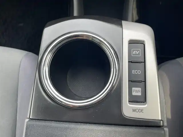 トヨタ プリウス α S 佐賀県 2012(平24)年 9.7万km ホワイトパールクリスタルシャイン （株）IDOMが運営する【じしゃロン佐賀店】の自社ローン専用車両になります。こちらは現金またはオートローンご利用時の価格です。自社ローンご希望の方は別途その旨お申し付けください。/純正SDナビ/純正フロアマット/純正ホイールキャップ/Bluetooth搭載/オートライト/ビルトインETC/カーテンエアバッグ/Ecoモード/EVモード/POWERモード/スペアキー/プッシュスタート/ワンセグテレビ/アイドリングストップ/横滑り防止装置/盗難防止装置/エンジンスタートボタン/パーキングアシスト