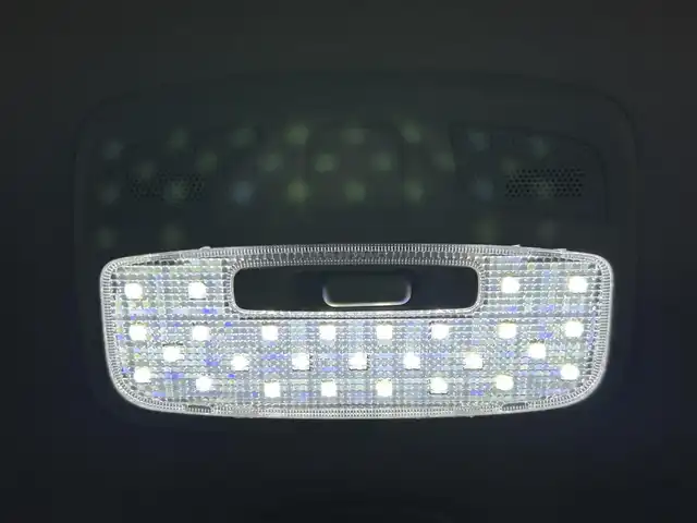 スズキ スイフト HYBRID RS 道央・札幌 2018(平30)年 6.5万km プレミアムシルバーメタリック ・４WD/・カロッツェリアDA（FH-8500DVS）/　CD/DVD/BT/　ステアリングスイッチ非連動/・カロッツェリア サブウーファー/・JBLクロスオーバーネットワーク/・バックカメラ/・ビルトインETC/・外エンジンスターター/・外ドライブレコーダー前方/・外LEDルームランプ（車種専用品）/・外足回り/・外パドルシフト/・シートヒーター（D+N）/・オートライト/・LEDヘッドライト/・前後フォグランプ/・ドアミラーウィンカー/・ミラーヒーター/・ドアバイザー/・フロアマット/・プッシュスタート/・スマートキー