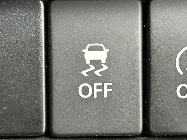 スズキ スイフト HYBRID RS 道央・札幌 2018(平30)年 6.5万km プレミアムシルバーメタリック ・４WD/・カロッツェリアDA（FH-8500DVS）/　CD/DVD/BT/　ステアリングスイッチ非連動/・カロッツェリア サブウーファー/・JBLクロスオーバーネットワーク/・バックカメラ/・ビルトインETC/・外エンジンスターター/・外ドライブレコーダー前方/・外LEDルームランプ（車種専用品）/・外足回り/・外パドルシフト/・シートヒーター（D+N）/・オートライト/・LEDヘッドライト/・前後フォグランプ/・ドアミラーウィンカー/・ミラーヒーター/・ドアバイザー/・フロアマット/・プッシュスタート/・スマートキー