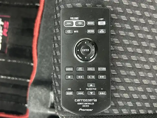 スズキ スイフト HYBRID RS 道央・札幌 2018(平30)年 6.5万km プレミアムシルバーメタリック ・４WD/・カロッツェリアDA（FH-8500DVS）/　CD/DVD/BT/　ステアリングスイッチ非連動/・カロッツェリア サブウーファー/・JBLクロスオーバーネットワーク/・バックカメラ/・ビルトインETC/・外エンジンスターター/・外ドライブレコーダー前方/・外LEDルームランプ（車種専用品）/・外足回り/・外パドルシフト/・シートヒーター（D+N）/・オートライト/・LEDヘッドライト/・前後フォグランプ/・ドアミラーウィンカー/・ミラーヒーター/・ドアバイザー/・フロアマット/・プッシュスタート/・スマートキー