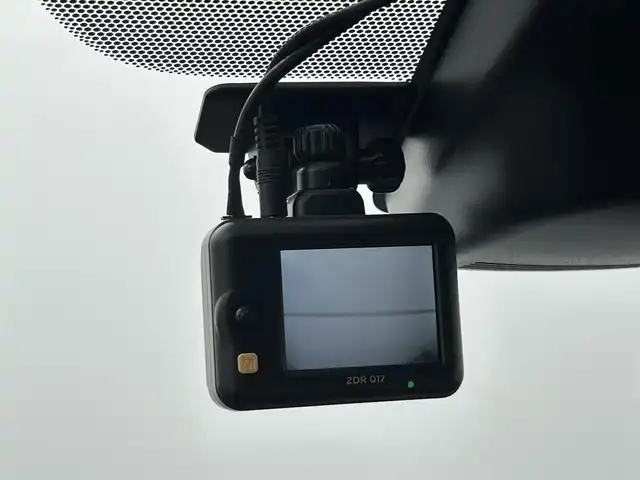 トヨタ シエンタ G クエロ 熊本県 2018(平30)年 6万km ブラックマイカ 禁煙車　/純正ナビNSZT-W68T（ＣＤ・ＤＶＤ・フルセグ・ＢＴ・ＵＳＢ）/パノラミックビュモニター　/純正前後ドライブレコーダー　/ビルトインＥＴＣ　/両側パワースライドドア　/前席シートヒーター　/ステアリングヒーター/前後クリアランスソナー　/衝突軽減ブレーキ/レーンキープアシスト/横滑り防止/アイドリングストップ/パーキングブレーキサポート/ハーフレザーシート/純正フロアマット/純正１５インチAW/オートライト/オートマチックハイビーム/LEDヘッドライト/フォグライト/スマートキー/プッシュスタート/保証書/取扱説明書