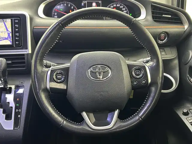 トヨタ シエンタ G クエロ 熊本県 2018(平30)年 6万km ブラックマイカ 禁煙車　/純正ナビNSZT-W68T（ＣＤ・ＤＶＤ・フルセグ・ＢＴ・ＵＳＢ）/パノラミックビュモニター　/純正前後ドライブレコーダー　/ビルトインＥＴＣ　/両側パワースライドドア　/前席シートヒーター　/ステアリングヒーター/前後クリアランスソナー　/衝突軽減ブレーキ/レーンキープアシスト/横滑り防止/アイドリングストップ/パーキングブレーキサポート/ハーフレザーシート/純正フロアマット/純正１５インチAW/オートライト/オートマチックハイビーム/LEDヘッドライト/フォグライト/スマートキー/プッシュスタート/保証書/取扱説明書