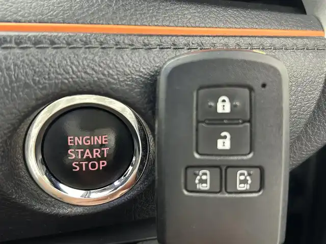 トヨタ シエンタ G クエロ 熊本県 2018(平30)年 6万km ブラックマイカ 禁煙車　/純正ナビNSZT-W68T（ＣＤ・ＤＶＤ・フルセグ・ＢＴ・ＵＳＢ）/パノラミックビュモニター　/純正前後ドライブレコーダー　/ビルトインＥＴＣ　/両側パワースライドドア　/前席シートヒーター　/ステアリングヒーター/前後クリアランスソナー　/衝突軽減ブレーキ/レーンキープアシスト/横滑り防止/アイドリングストップ/パーキングブレーキサポート/ハーフレザーシート/純正フロアマット/純正１５インチAW/オートライト/オートマチックハイビーム/LEDヘッドライト/フォグライト/スマートキー/プッシュスタート/保証書/取扱説明書