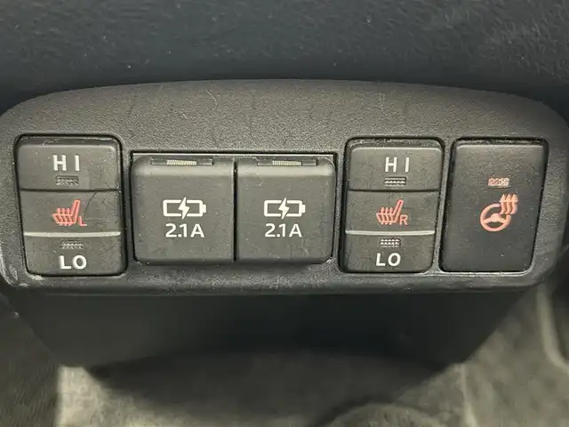 トヨタ シエンタ G クエロ 熊本県 2018(平30)年 6万km ブラックマイカ 禁煙車　/純正ナビNSZT-W68T（ＣＤ・ＤＶＤ・フルセグ・ＢＴ・ＵＳＢ）/パノラミックビュモニター　/純正前後ドライブレコーダー　/ビルトインＥＴＣ　/両側パワースライドドア　/前席シートヒーター　/ステアリングヒーター/前後クリアランスソナー　/衝突軽減ブレーキ/レーンキープアシスト/横滑り防止/アイドリングストップ/パーキングブレーキサポート/ハーフレザーシート/純正フロアマット/純正１５インチAW/オートライト/オートマチックハイビーム/LEDヘッドライト/フォグライト/スマートキー/プッシュスタート/保証書/取扱説明書