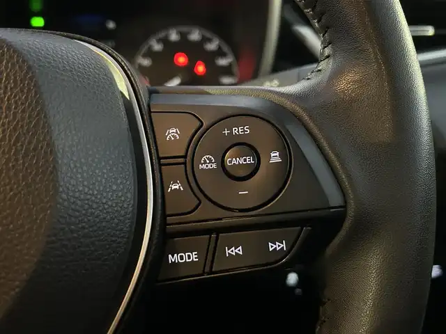 トヨタ カローラツーリング ハイブリッド G 栃木県 2024(令6)年 2万km アティチュードブラックマイカ トヨタセーフティセンス/・プリクラッシュセーフティ/・レーントレーシングアシスト/・レーンディパーチャーアラート/・レーダークルーズコントロール/・オートマチックハイビーム/・ロードサインアシスト/・ドライバー異常時対応システム/・プロアクティブドライビングアシスト/・発進遅れ告知機能/・パーキングサポートブレーキ/・バックガイドモニター/・クリアランスソナー/純正8インチディスプレイオーディオ/・フルセグTV/・BT/USB/AM.FM/・Applecarplay/Androidauto/ビルトインETC/革巻きステアリング/ステアリングスイッチ/電動パーキングブレーキ/オートホールド/タイプCポート/スマートキー/プッシュスタート/LEDヘッドライト/オートライト/フロアマット/横滑り防止システム/電動格納ウィンカーミラー