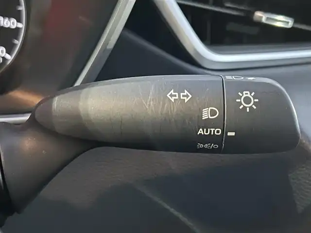 トヨタ カローラツーリング ハイブリッド G 栃木県 2024(令6)年 2万km アティチュードブラックマイカ トヨタセーフティセンス/・プリクラッシュセーフティ/・レーントレーシングアシスト/・レーンディパーチャーアラート/・レーダークルーズコントロール/・オートマチックハイビーム/・ロードサインアシスト/・ドライバー異常時対応システム/・プロアクティブドライビングアシスト/・発進遅れ告知機能/・パーキングサポートブレーキ/・バックガイドモニター/・クリアランスソナー/純正8インチディスプレイオーディオ/・フルセグTV/・BT/USB/AM.FM/・Applecarplay/Androidauto/ビルトインETC/革巻きステアリング/ステアリングスイッチ/電動パーキングブレーキ/オートホールド/タイプCポート/スマートキー/プッシュスタート/LEDヘッドライト/オートライト/フロアマット/横滑り防止システム/電動格納ウィンカーミラー