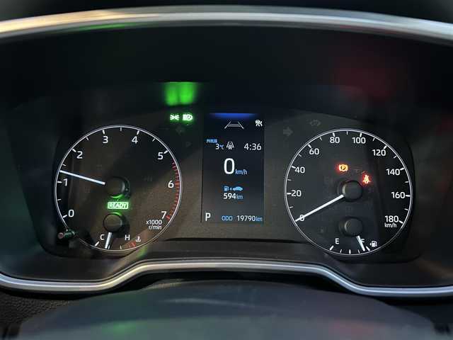 トヨタ カローラツーリング ハイブリッド G 栃木県 2024(令6)年 2万km アティチュードブラックマイカ トヨタセーフティセンス/・プリクラッシュセーフティ/・レーントレーシングアシスト/・レーンディパーチャーアラート/・レーダークルーズコントロール/・オートマチックハイビーム/・ロードサインアシスト/・ドライバー異常時対応システム/・プロアクティブドライビングアシスト/・発進遅れ告知機能/・パーキングサポートブレーキ/・バックガイドモニター/・クリアランスソナー/純正8インチディスプレイオーディオ/・フルセグTV/・BT/USB/AM.FM/・Applecarplay/Androidauto/ビルトインETC/革巻きステアリング/ステアリングスイッチ/電動パーキングブレーキ/オートホールド/タイプCポート/スマートキー/プッシュスタート/LEDヘッドライト/オートライト/フロアマット/横滑り防止システム/電動格納ウィンカーミラー