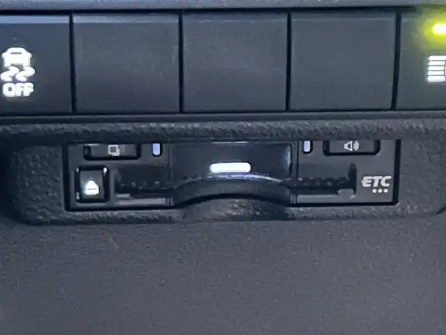 トヨタ カローラツーリング ハイブリッド G 栃木県 2024(令6)年 2万km アティチュードブラックマイカ トヨタセーフティセンス/・プリクラッシュセーフティ/・レーントレーシングアシスト/・レーンディパーチャーアラート/・レーダークルーズコントロール/・オートマチックハイビーム/・ロードサインアシスト/・ドライバー異常時対応システム/・プロアクティブドライビングアシスト/・発進遅れ告知機能/・パーキングサポートブレーキ/・バックガイドモニター/・クリアランスソナー/純正8インチディスプレイオーディオ/・フルセグTV/・BT/USB/AM.FM/・Applecarplay/Androidauto/ビルトインETC/革巻きステアリング/ステアリングスイッチ/電動パーキングブレーキ/オートホールド/タイプCポート/スマートキー/プッシュスタート/LEDヘッドライト/オートライト/フロアマット/横滑り防止システム/電動格納ウィンカーミラー