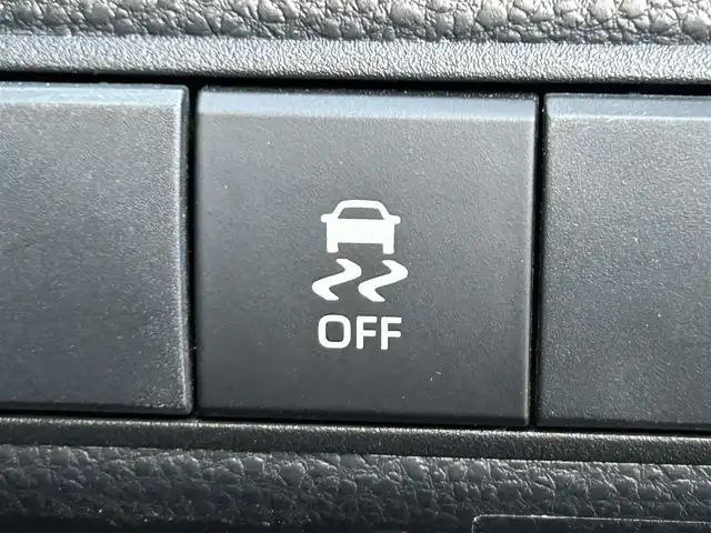 トヨタ カローラツーリング ハイブリッド G 栃木県 2024(令6)年 2万km アティチュードブラックマイカ トヨタセーフティセンス/・プリクラッシュセーフティ/・レーントレーシングアシスト/・レーンディパーチャーアラート/・レーダークルーズコントロール/・オートマチックハイビーム/・ロードサインアシスト/・ドライバー異常時対応システム/・プロアクティブドライビングアシスト/・発進遅れ告知機能/・パーキングサポートブレーキ/・バックガイドモニター/・クリアランスソナー/純正8インチディスプレイオーディオ/・フルセグTV/・BT/USB/AM.FM/・Applecarplay/Androidauto/ビルトインETC/革巻きステアリング/ステアリングスイッチ/電動パーキングブレーキ/オートホールド/タイプCポート/スマートキー/プッシュスタート/LEDヘッドライト/オートライト/フロアマット/横滑り防止システム/電動格納ウィンカーミラー