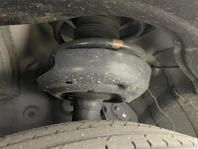 トヨタ ノア ハイブリッド S－Z 岡山県 2024(令6)年 0.9万km ホワイトパールクリスタルシャイン ワンオーナー/パノラミックビューモニター/ユニバーサルステップ/デジタルインナーミラー/ブラインドスポットモニター/ヘッドアップディスプレイ/ビルトインETC2.0/純正7インチディスプレイオーディオ/DVD/CD/地デジ/カープレイ/USB/トヨタセーフティセンス/前後ドラレコ/コーナーセンサー/シートヒーター/ハーフレザーシート（合皮）/両側パワースライドドア/オートハイビーム/レーダークルーズコントロール/AC100V/純正フロアマット