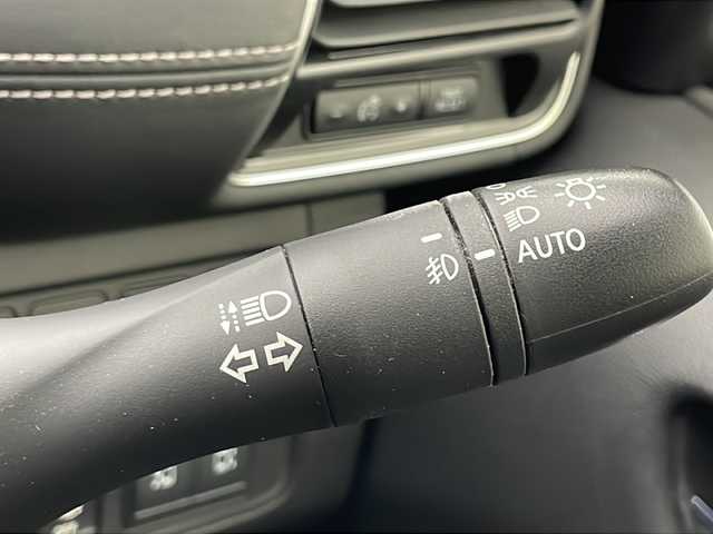 日産 セレナ e－パワー ハイウェイスター V 宮城県 2019(令1)年 6万km ダイヤモンドブラック 純正９型ナビ　/フリップダウンモニター　/アラウンドビューモニター　/両側オートスライドドア/ハンズフリーオートスライドドア　/シートヒーター　/ステアリングヒーター/エマージェンシーブレーキ　/車線逸脱警報　/クルーズコントロール　/ＬＥＤヘッドライト/フォグランプ/フルセグTV/Bluetoothオーディオ　/前後ドライブレコーダー/禁煙車