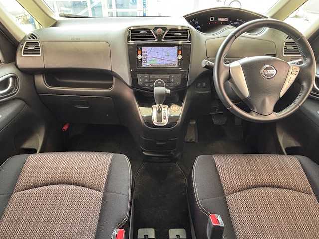 日産 セレナ HWS S HV Vセレ +Sefty 埼玉県 2015(平27)年 6.5万km ブリリアントホワイトパール エマージェンシーブレーキ /純正SDナビ /　　CD/DVD/BT/フルセグ/AUX /アラウンドビューモニター /両側パワースライドドア/クルーズコントロール /LEDオートライト/純正16インチアルミホイール /ステアリングスイッチ/アイドリングストップ/スマートキー/ETC/禁煙車