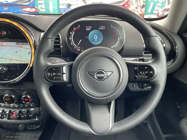 ＭＩＮＩ ＢＭＷ ミニ クラブマン クーパーD 茨城県 2023(令5)年 1.1万km 白 ワンオーナー/純正ナビ/アダクティブ・クルーズ・コントロール/Bluetooth接続/AppleCarPlay/ドライブレコーダー/シートヒーター/パーキングアシスト/ETC/コーナーセンサー/アイドリングストップ/革巻きステアリング/ステアリングスイッチ/純正フロアマット/ハーフレザーシート/フォグランプ/LEDヘッドライト/レーンキープアシスト/横滑り防止機能/オートライト/オートエアコン