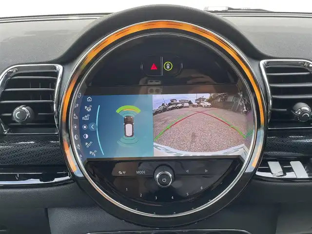 ＭＩＮＩ ＢＭＷ ミニ クラブマン クーパーD 茨城県 2023(令5)年 1.1万km 白 ワンオーナー/純正ナビ/アダクティブ・クルーズ・コントロール/Bluetooth接続/AppleCarPlay/ドライブレコーダー/シートヒーター/パーキングアシスト/ETC/コーナーセンサー/アイドリングストップ/革巻きステアリング/ステアリングスイッチ/純正フロアマット/ハーフレザーシート/フォグランプ/LEDヘッドライト/レーンキープアシスト/横滑り防止機能/オートライト/オートエアコン