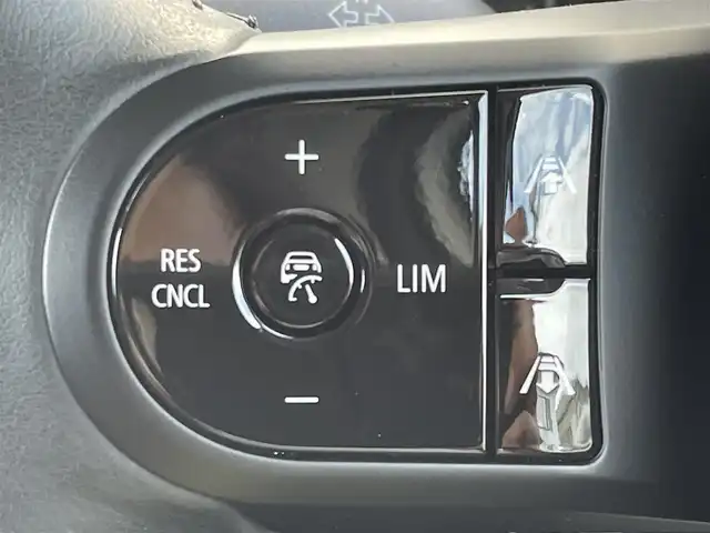 ＭＩＮＩ ＢＭＷ ミニ クラブマン クーパーD 茨城県 2023(令5)年 1.1万km 白 ワンオーナー/純正ナビ/アダクティブ・クルーズ・コントロール/Bluetooth接続/AppleCarPlay/ドライブレコーダー/シートヒーター/パーキングアシスト/ETC/コーナーセンサー/アイドリングストップ/革巻きステアリング/ステアリングスイッチ/純正フロアマット/ハーフレザーシート/フォグランプ/LEDヘッドライト/レーンキープアシスト/横滑り防止機能/オートライト/オートエアコン