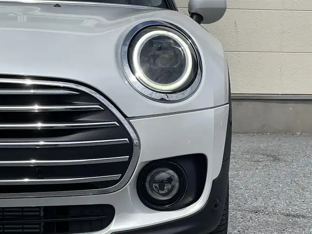ＭＩＮＩ ＢＭＷ ミニ クラブマン クーパーD 茨城県 2023(令5)年 1.1万km 白 ワンオーナー/純正ナビ/アダクティブ・クルーズ・コントロール/Bluetooth接続/AppleCarPlay/ドライブレコーダー/シートヒーター/パーキングアシスト/ETC/コーナーセンサー/アイドリングストップ/革巻きステアリング/ステアリングスイッチ/純正フロアマット/ハーフレザーシート/フォグランプ/LEDヘッドライト/レーンキープアシスト/横滑り防止機能/オートライト/オートエアコン